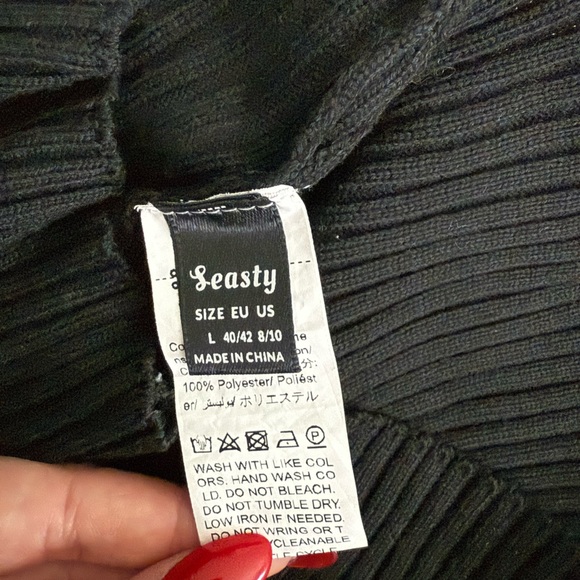 Black Ribbed Knit Tank Top - Picture 3 of 3